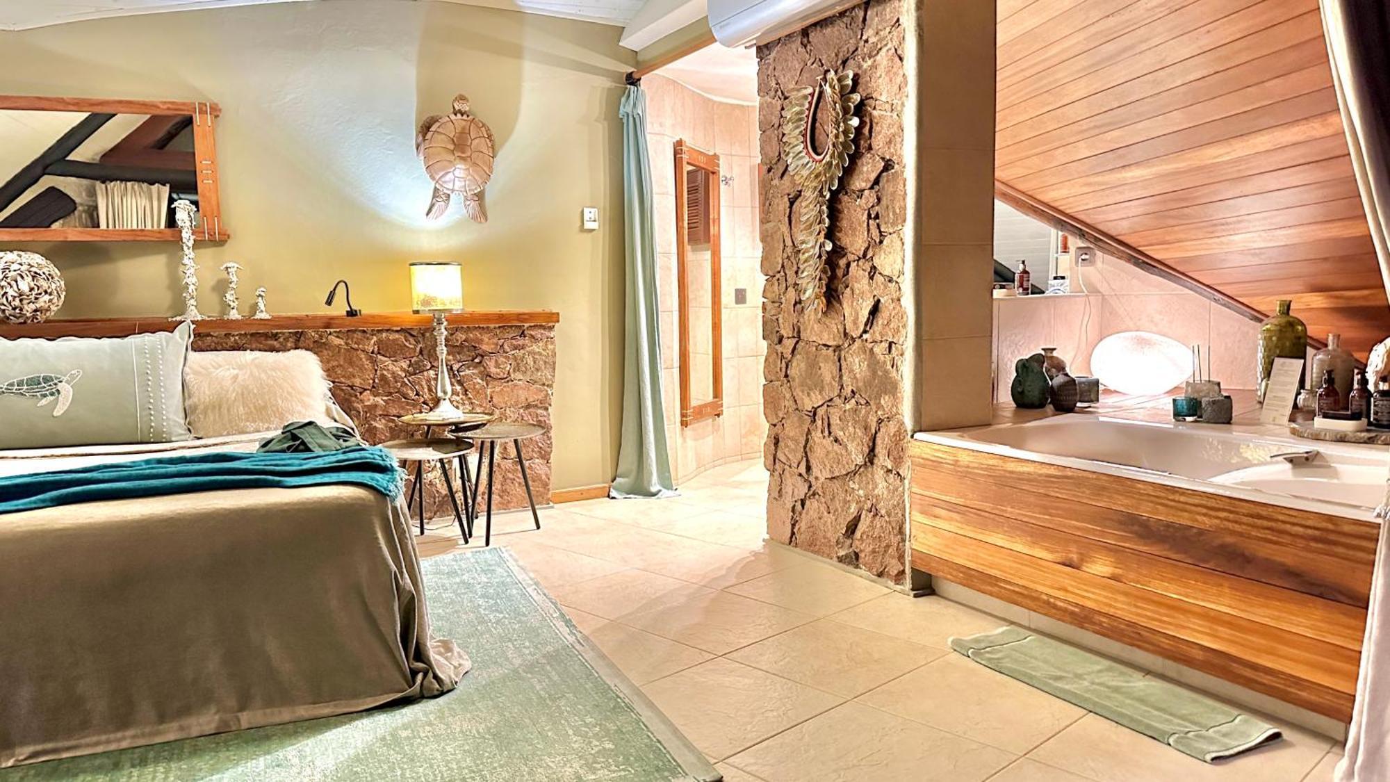 Chateau De Feuilles & Spa - Praslin Island Baie Sainte Anne Exterior photo